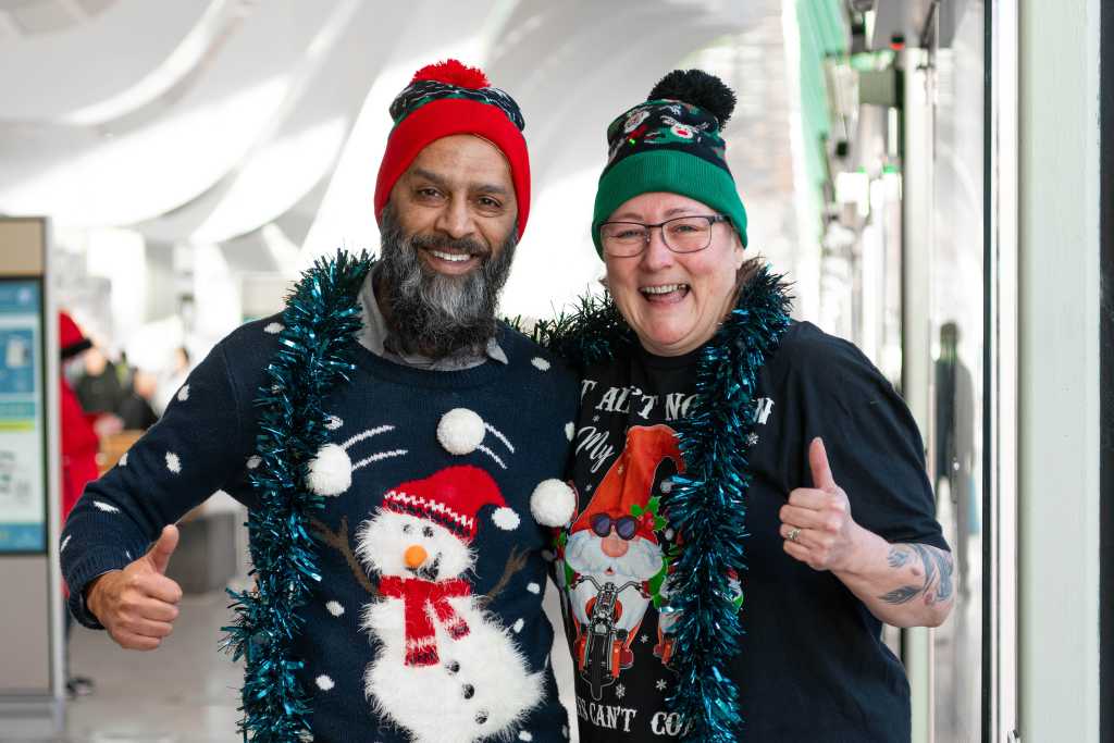 christmas-jumper-day-dec25_transdev-corner-web.png5_.jpg