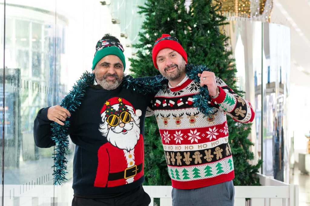 christmas-jumper-day-dec25_transdev-corner-web.png6_.jpg