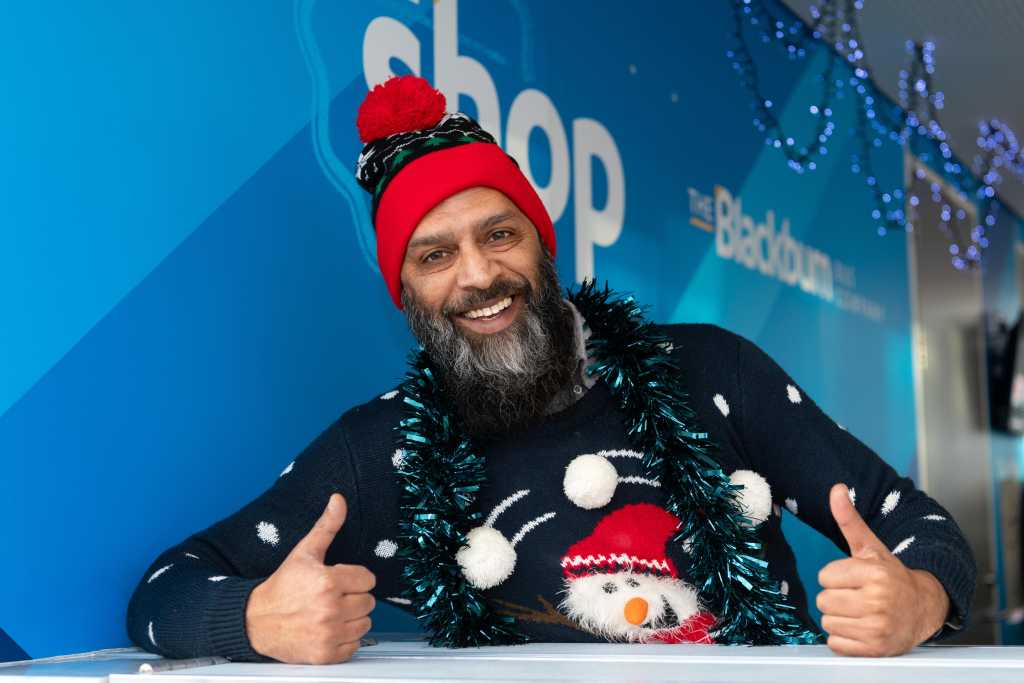 christmas-jumper-day-dec25_transdev-corner-web.png7_.jpg