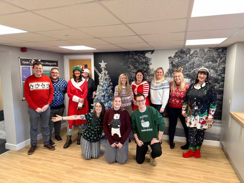 christmas-jumper-day-dec25_transdev-corner-web.png8_.jpg