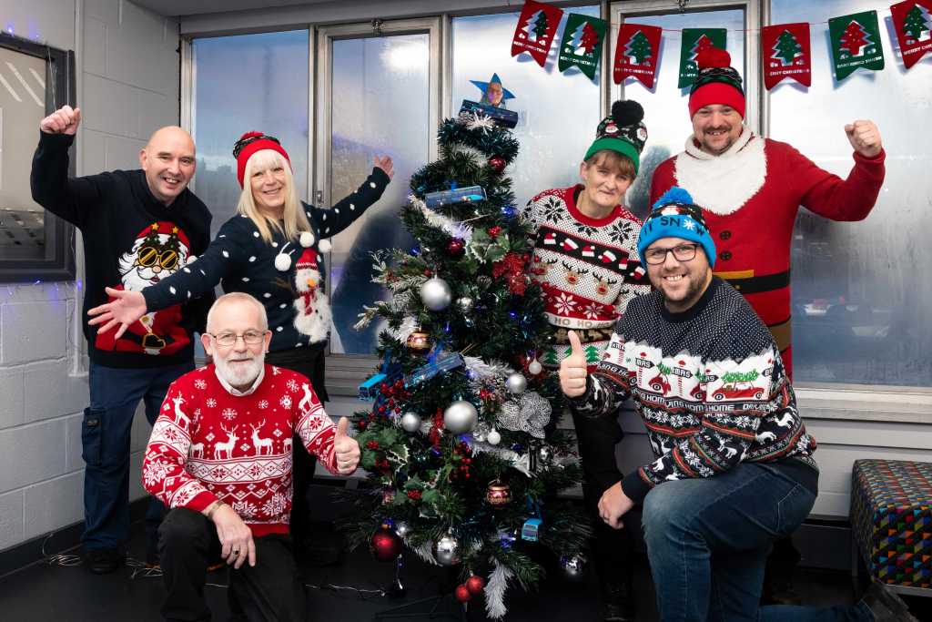 christmas-jumper-day-dec25_transdev-corner-web.png9_.jpg